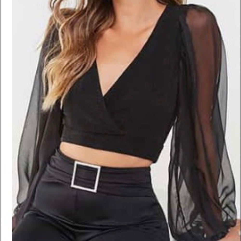 NWT black blouse with glitter detail ❤️